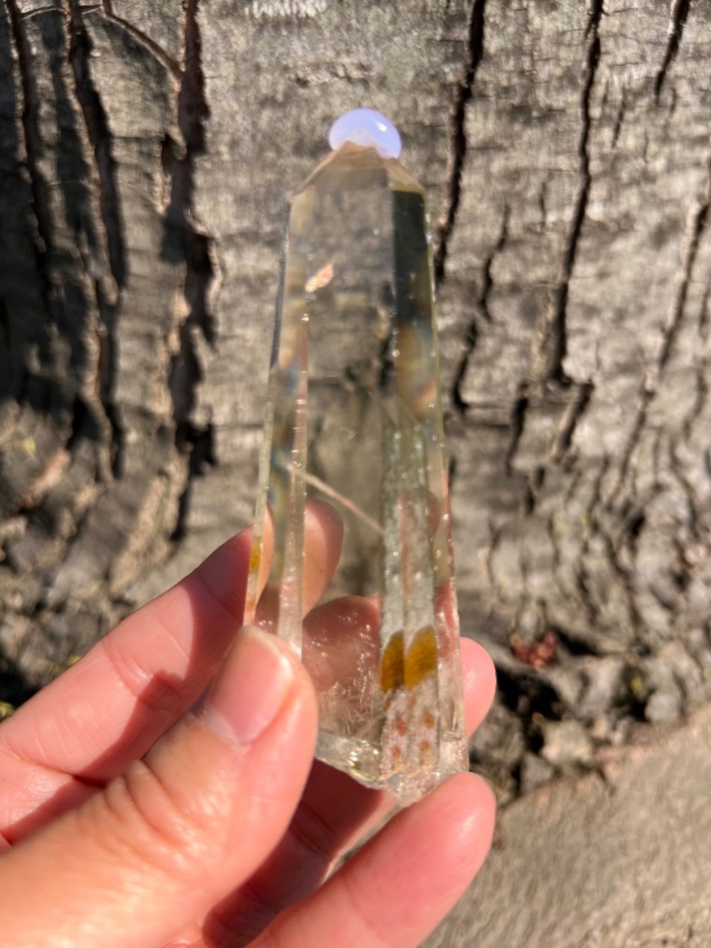 Phantom (3) quartz point with stand | Crystal